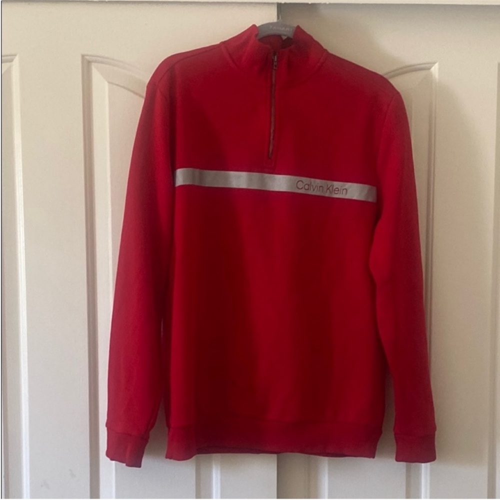 Calvin Klein Men's Red Sweater. Size L